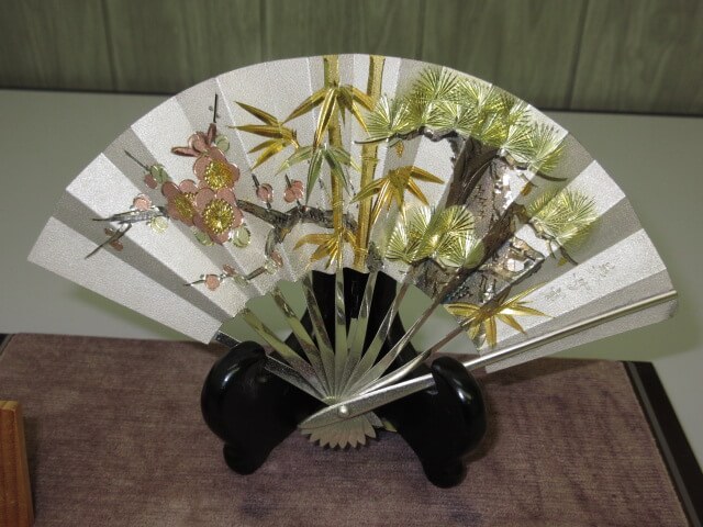 楽天市場】【中古】 純銀製 扇飾り ガラスケース付き 縁起物 昭和