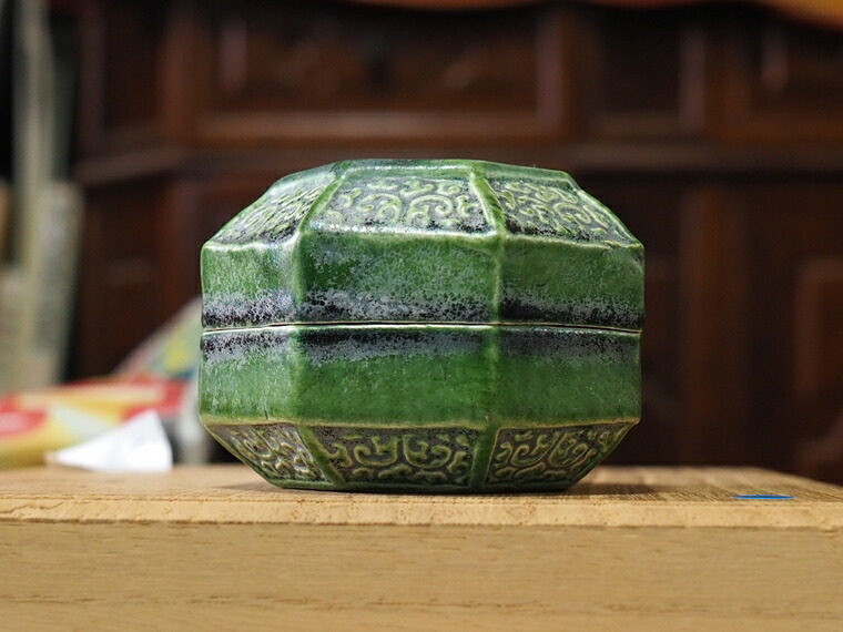 楽天市場】【中国 唐三彩 香合 香入れ 型押し 八角 緑釉】中国陶磁器