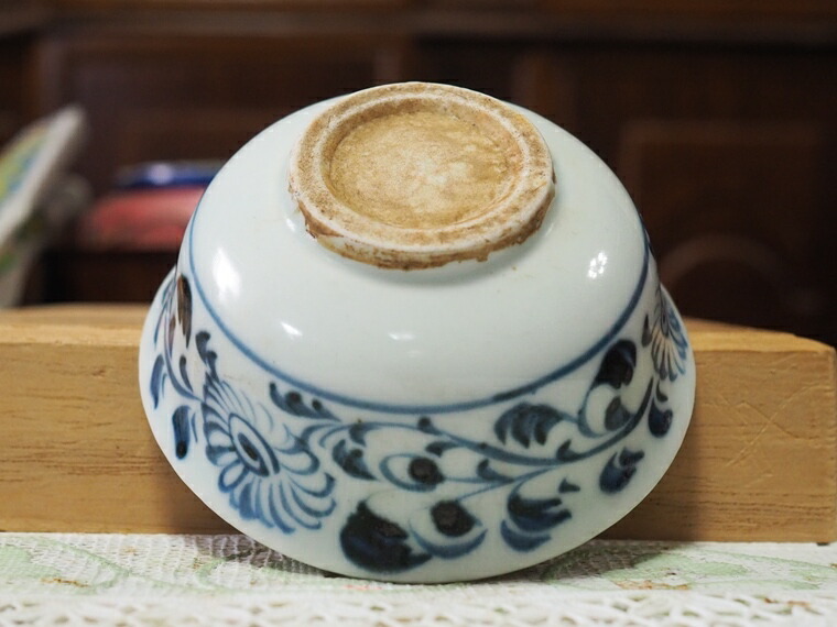 中国宋時代青磁お茶碗と明時代染付小壺 中国（古染付）｜所蔵品｜石洞