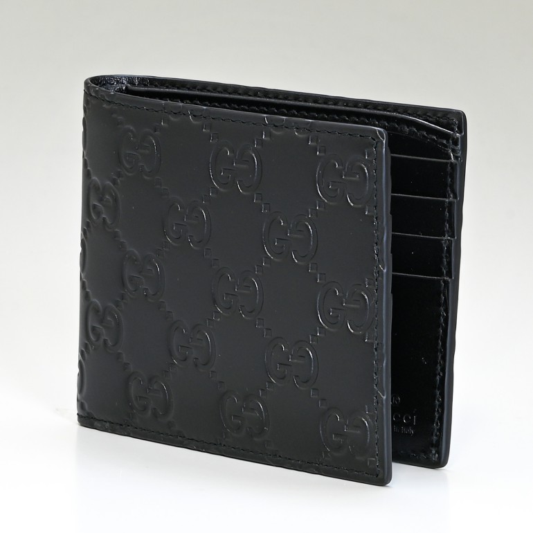 GUCCI ブラック GGパターン 二つ折り財布 / 小銭入れなし