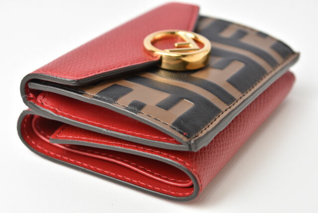 お年玉SALE⭐︎FENDI ミニウォレット 三つ折り財布 イエロー/ブラウン