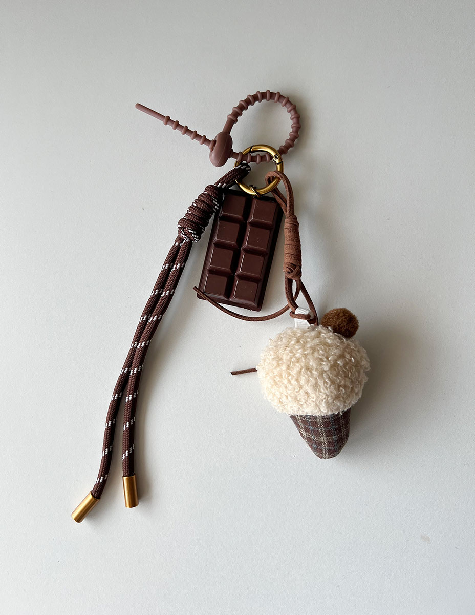 専用】チョコレートアイスネックレスとキャラメルアイスのキーホルダー