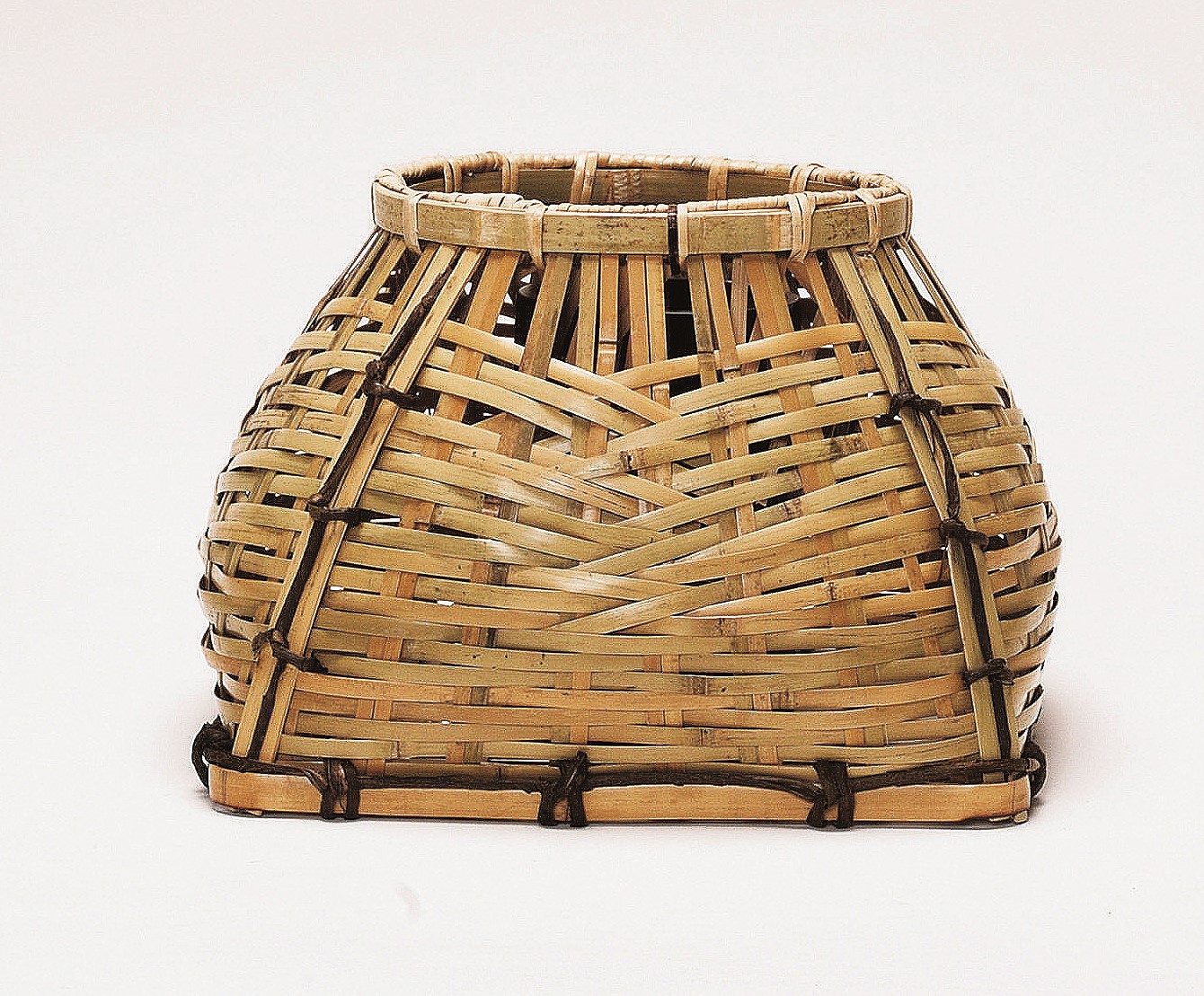 送料込【逢絢亭・新品】茶道具 花入 花籠 本宗全籠 竹手 木地 紙箱入り