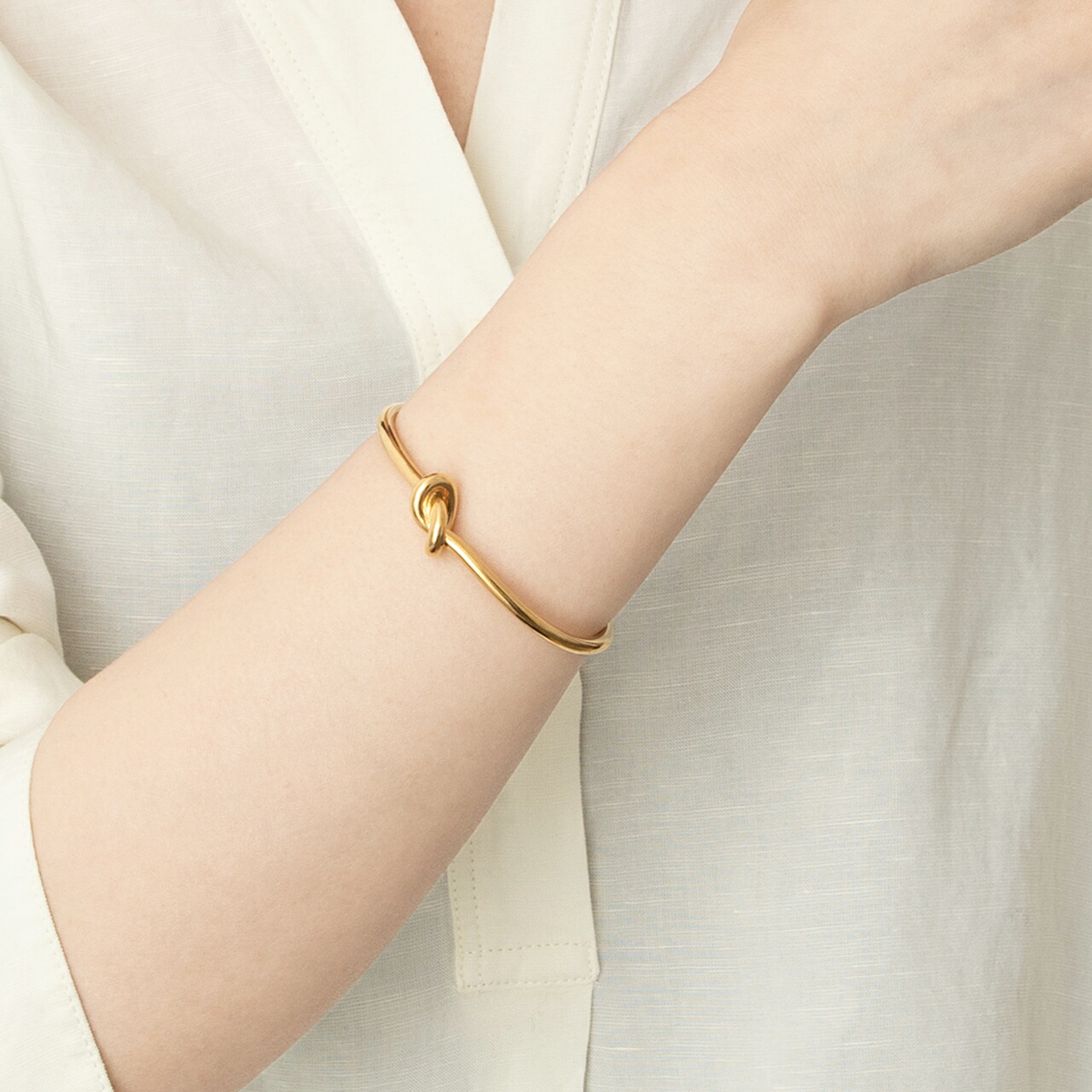 セリーヌノットブレスレット