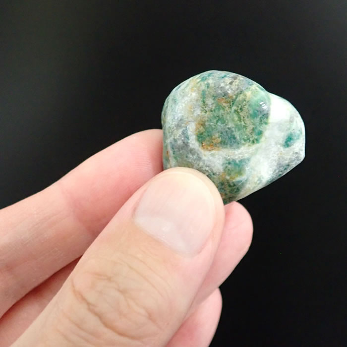 糸魚川市 翡翠(ヒスイ)原石 緑系 ☆246g☆ 45 糸魚川翡翠 新潟県糸魚川