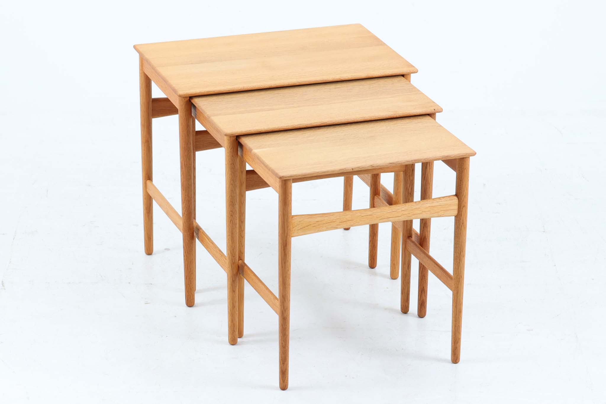 Hans J.Wegner(ハンス・J・ウェグナー) チーク無垢 ネストテーブル
