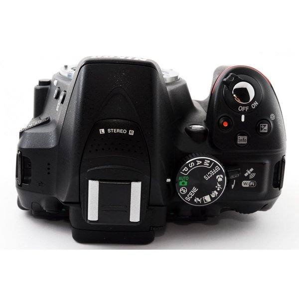 Nikon デジタル一眼レフカメラ（D5300）ズーム望遠セット ニコン