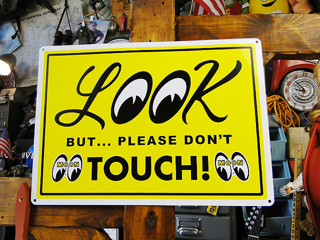 楽天市場】ムーンアイズ 「見て！」サインプレート 看板 MOONEYES