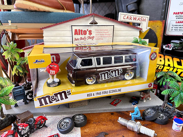 楽天市場】Jada m&m's レッド 1965年 フォード エコノライン ダイ
