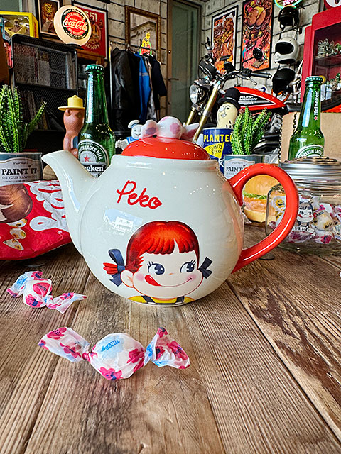 ペコちゃんホーローポットとカップセット