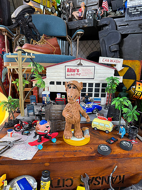 楽天市場】NECA アルフ ヘッドノッカー ボビングヘッド アメリカン雑貨