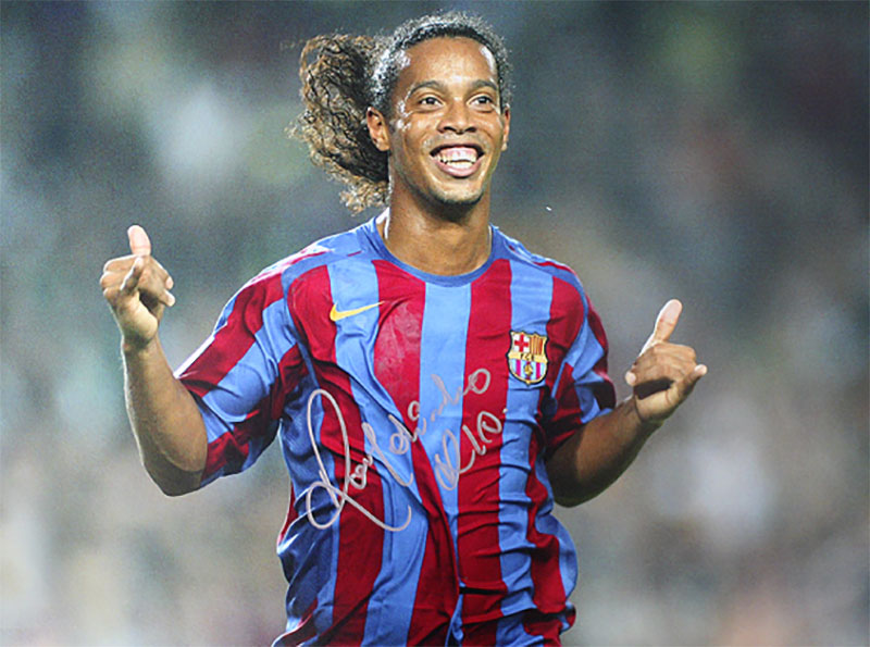 楽天市場】ロナウジーニョ 直筆サインフォト バルセロナ バルサズ