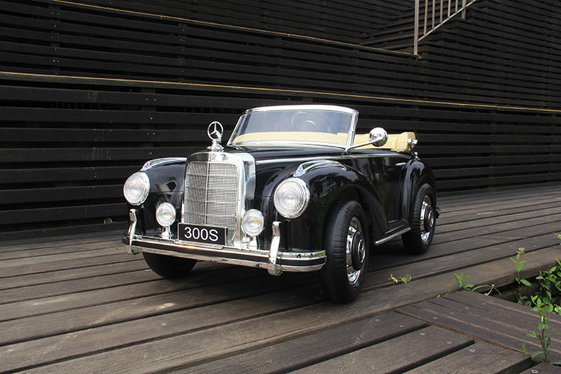 送料込み)【1/36ダイキャストカー】Corgi メルセデス ベンツ 300S 送料