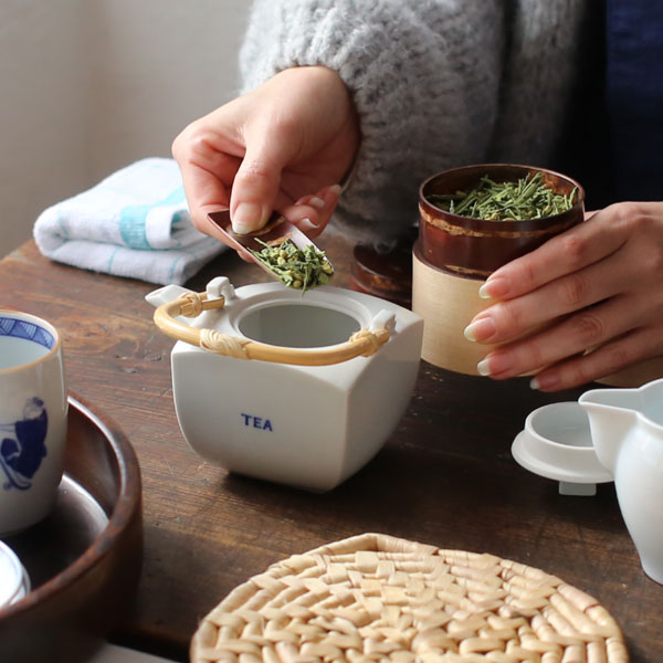 楽天市場】上出長右衛門窯 TEA字 角急須 小 九谷焼 染付 急須 磁器