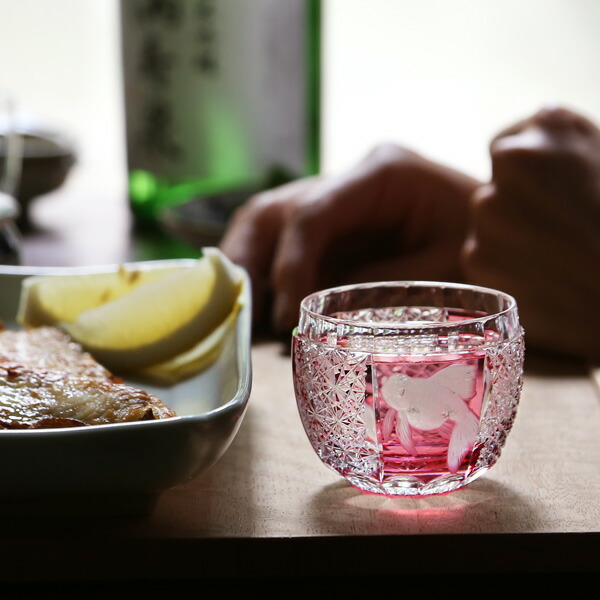 楽天市場】江戸切子 金魚の酒杯 金赤 グラヴィール 堀口硝子 ぐい呑み