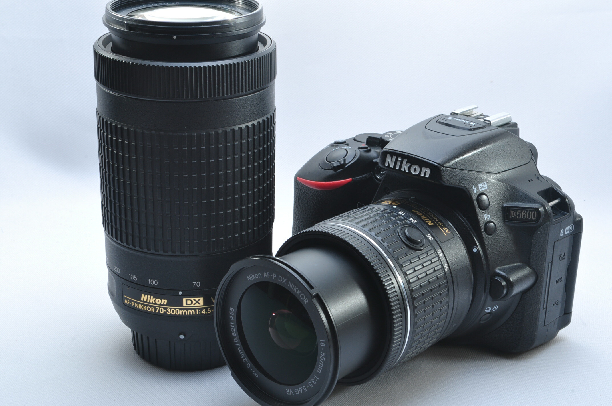 S数1443回 美品✨Nikon D5600 ダブルレンズ Bluetooth ニコン D5600