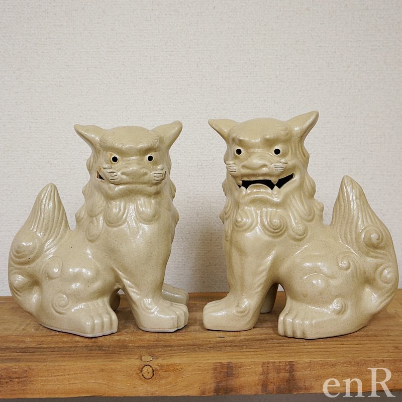 楽天市場】シーサー 置物 おきもの 大立 高さ20cm 白土灰 | 琉球焼