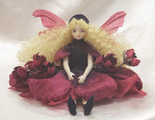 若月まりこ　ビスクドール　エルフィンフローリー　お花の妖精 Amazon.co.jp: 若月まり子ビスクドール お花の妖精 エルフィン