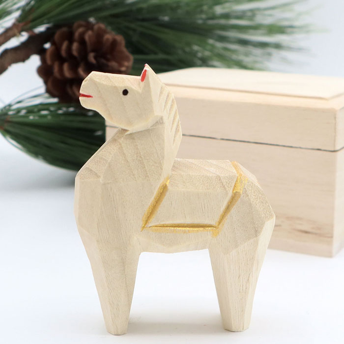 楽天市場】楠一刀彫 午 桐箱入 / 十二支 木製 楠 職人 干支飾り 木彫り