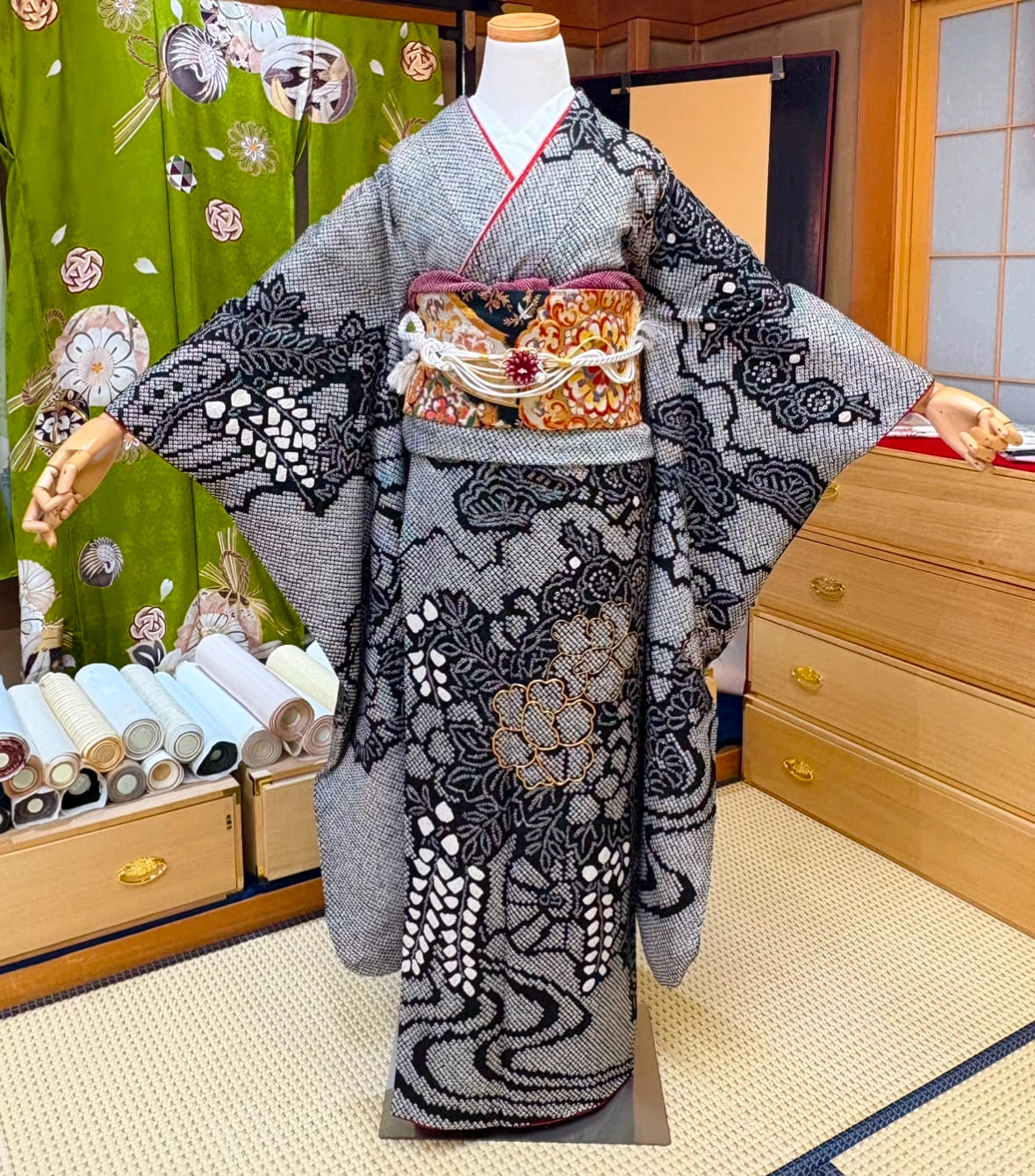 じ*ん様 SS12☆振袖 ☆ 総絞り振袖セット 豪華手刺繍の丸紋様 成人式