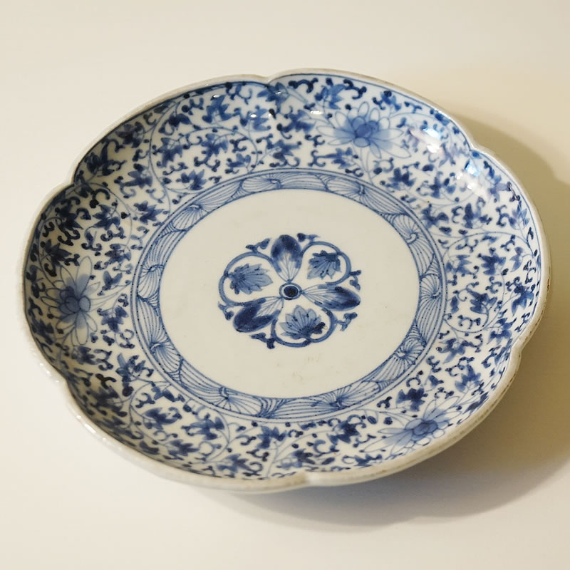 楽天市場】ヴィンテージ 古伊万里 19cm 丸皿 花唐草文 和風 伊万里焼