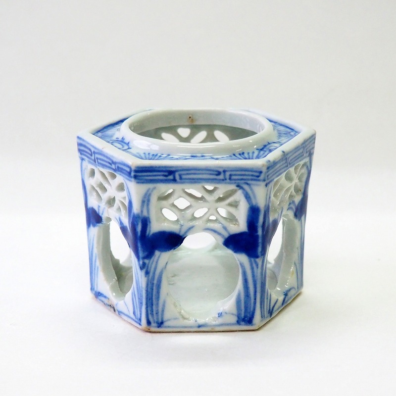 楽天市場】透かし彫り あやめ文様 六角盃台 0091江戸時代 伊万里 染付