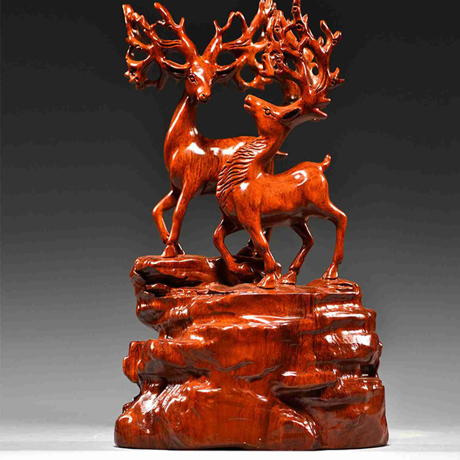 鹿の置物 繁栄の彫刻 花梨木 木製 エゾシカ 木彫り 鹿 風水装飾 彫像