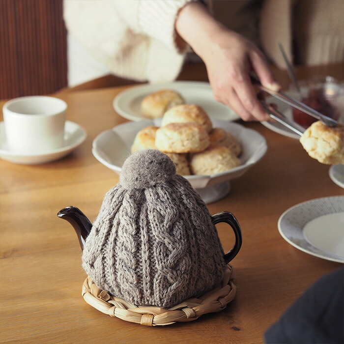 ニードル プチポワン ティーコージー ティーコゼー ティーコジーは英国