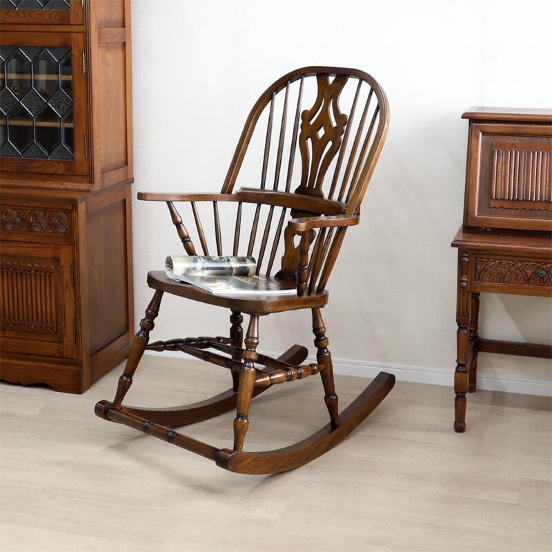 ✦ レトロ アンティーク調ロッキングチェア 人気 ✦ 木製×レザー 彫刻