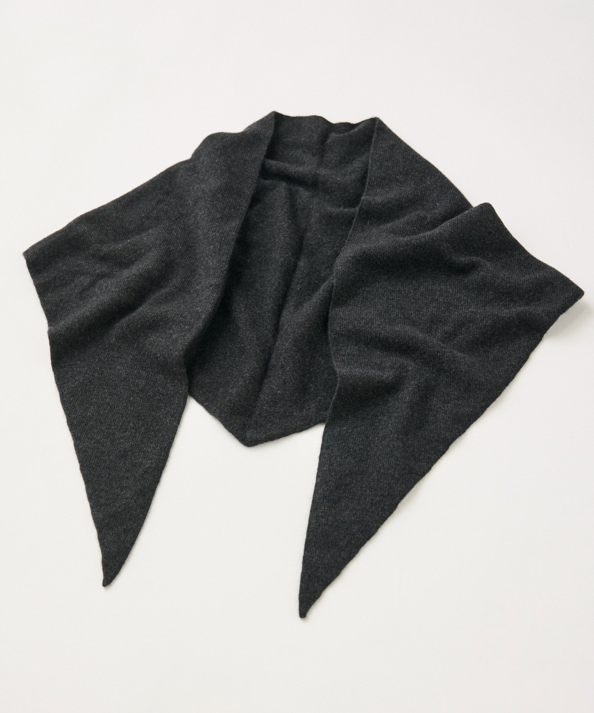 INED｜シームレストライアングルカシミヤニットストール《ASAUCE MELER