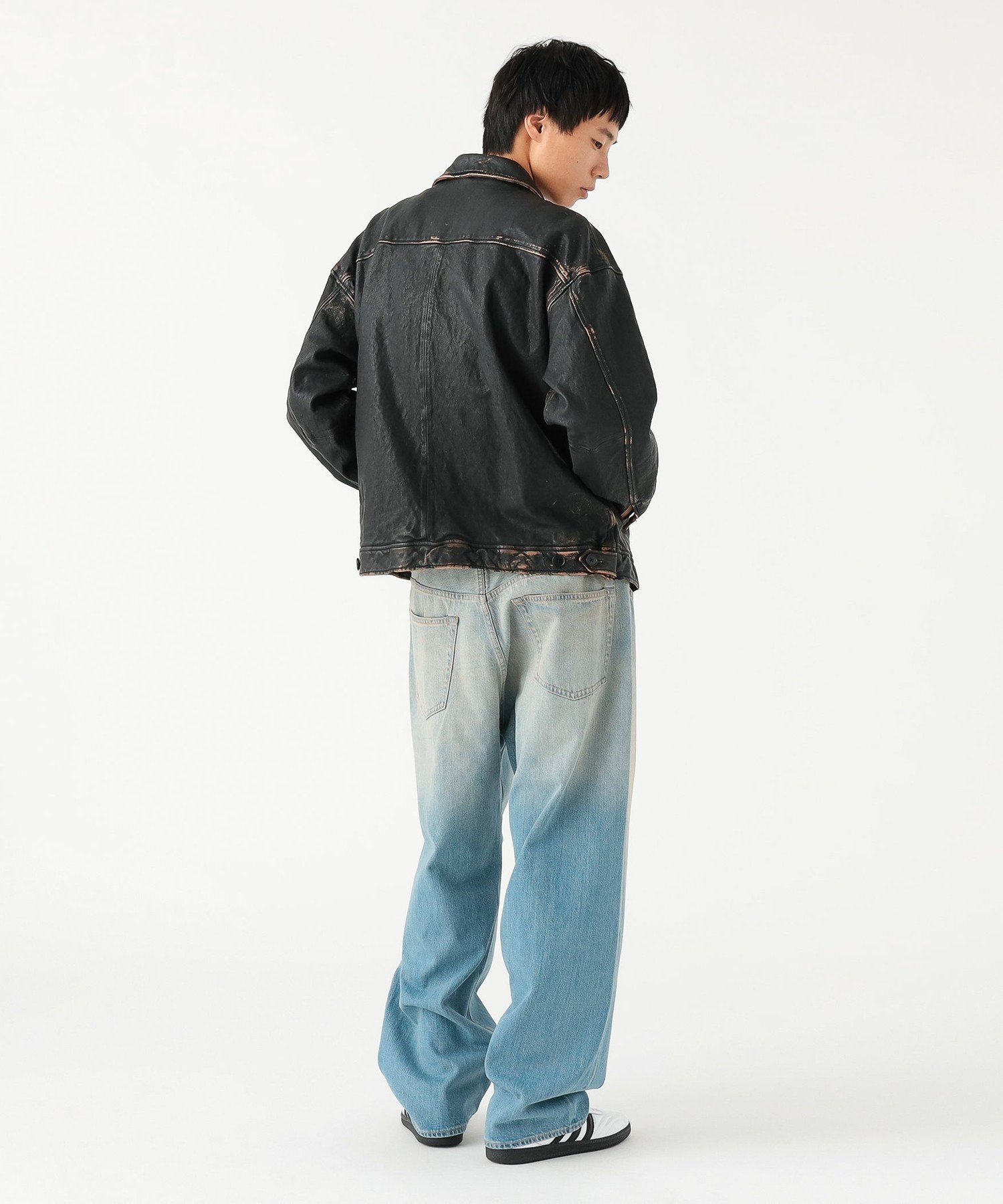 BEAMS MEN｜ワイドフィット ユーズド加工 レザージップブルゾン