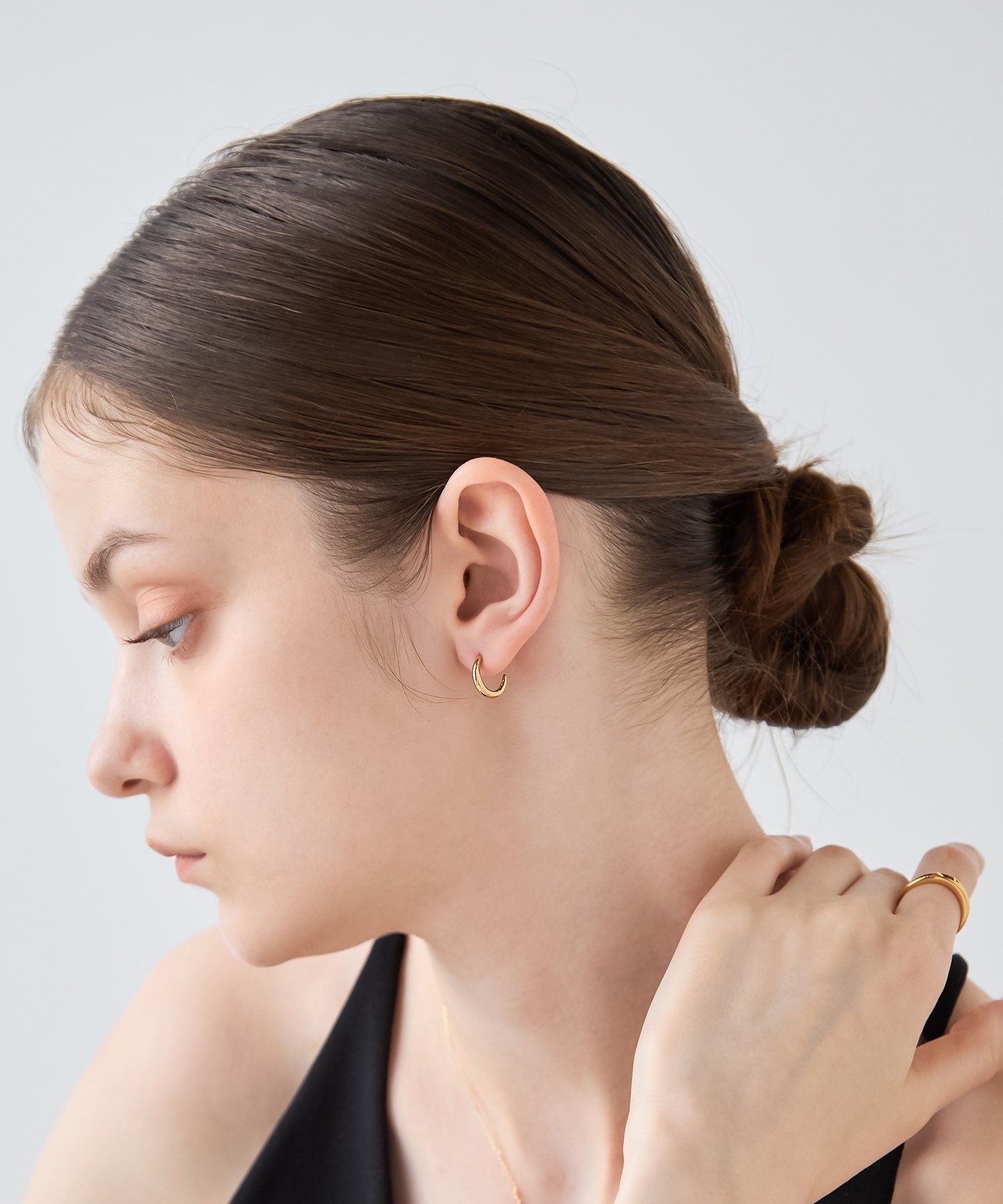 ete｜[ONLINE Limited] クレセントムーン ピアス | Rakuten Fashion