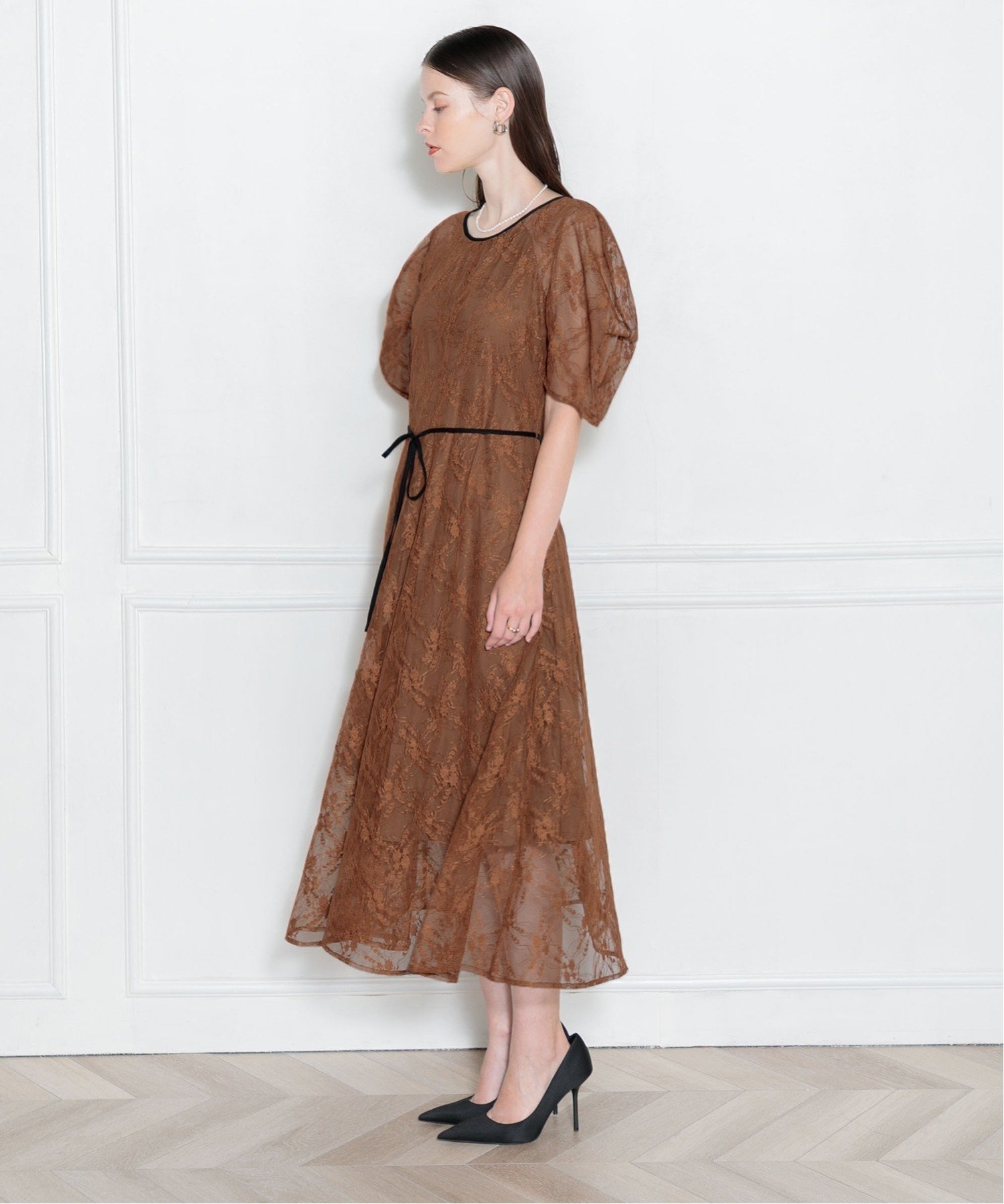 Leja｜LEJA-パフスリーブウエストリボン総レースロングドレス