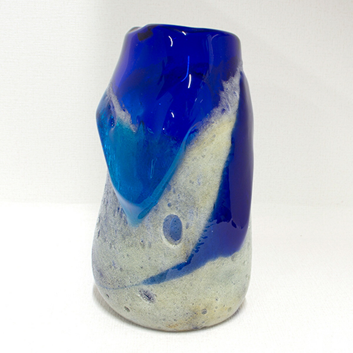 楽天市場】稲嶺盛吉(宙吹きガラス工房虹) 琉球ガラス 花入れ 白泡二色