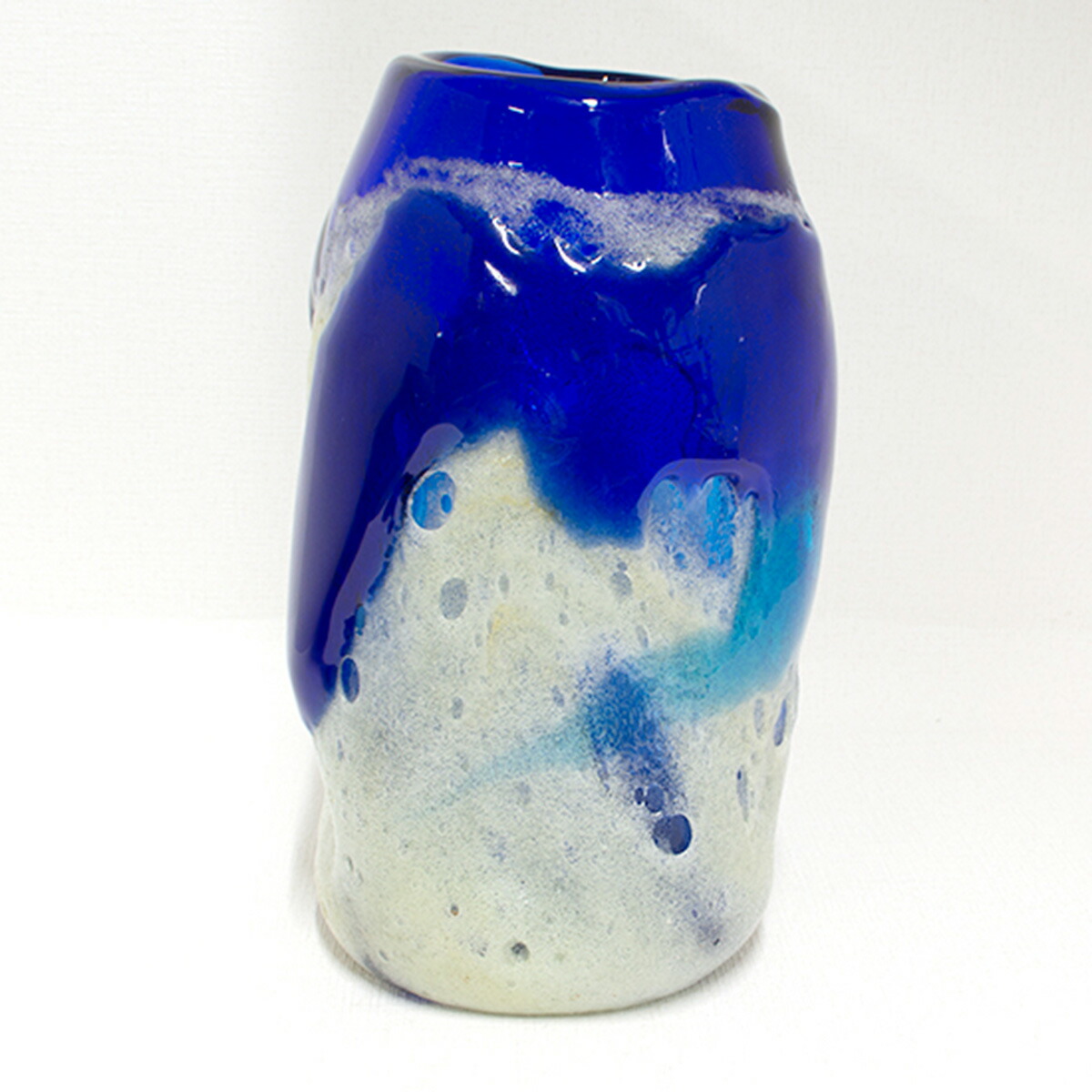 楽天市場】稲嶺盛吉(宙吹きガラス工房虹) 琉球ガラス 花入れ 白泡二色