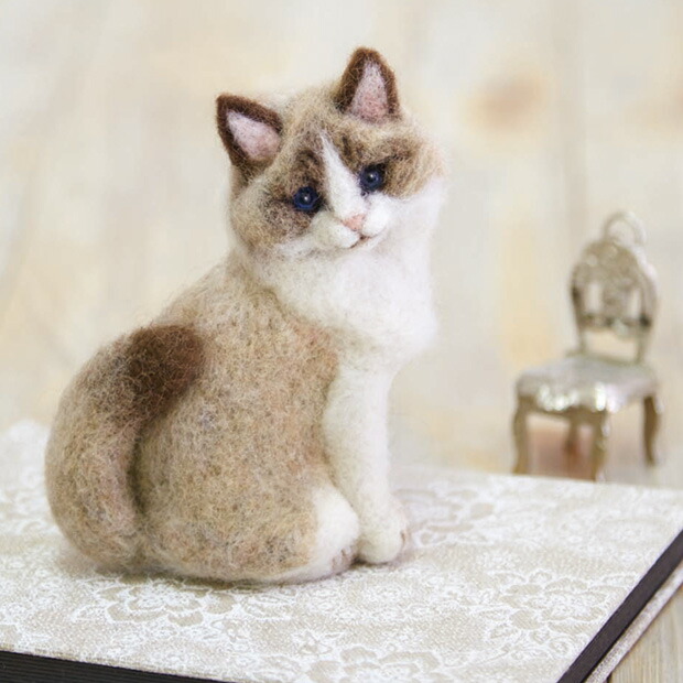 羊毛フェルト猫 バスケット風壁掛け ラグドール 羊毛フェルト 猫