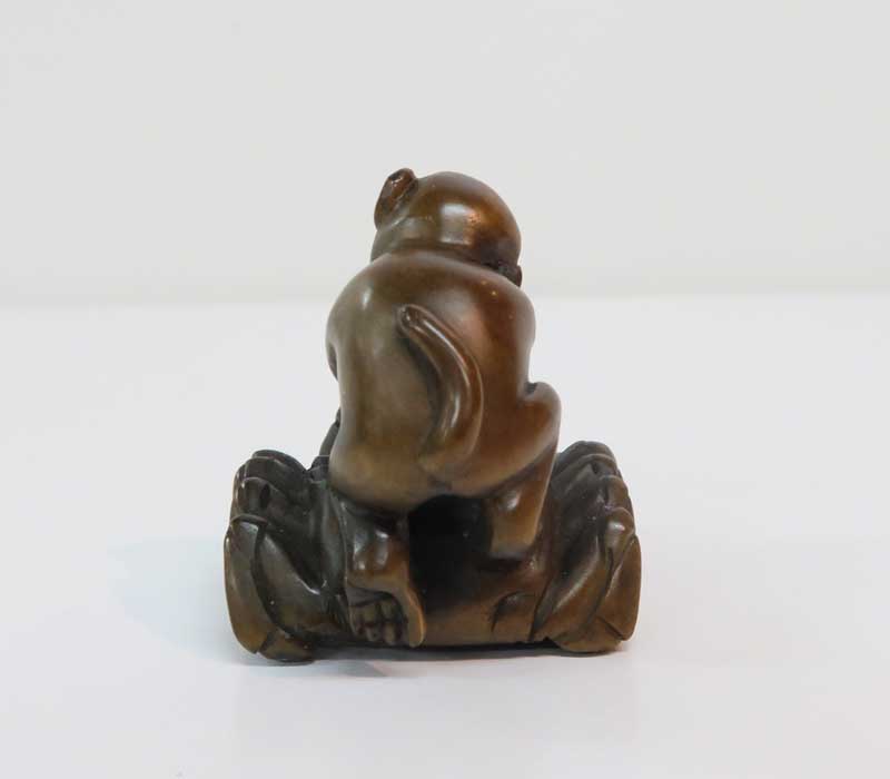 柘植 猿根付け 在名 名品 柘植材猿の彫刻 手のひらサイズ 美品 柘植 猿