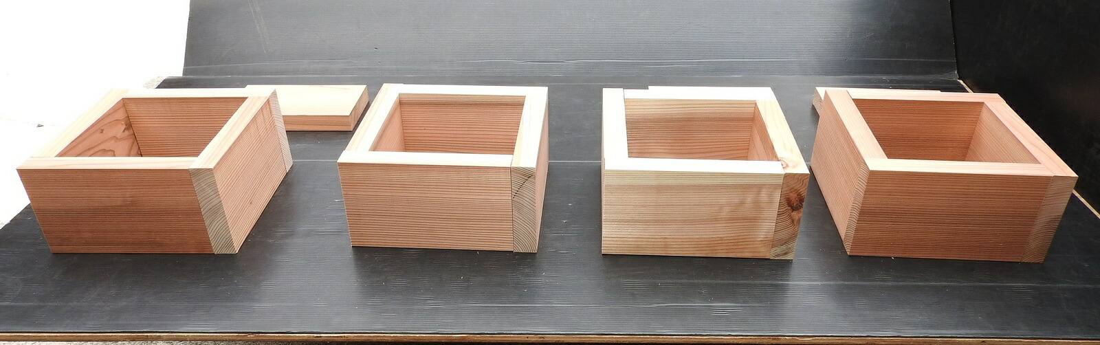 熟練大工作製、柾目板使用で重箱の節抜けの心配なし、日本蜜蜂6段重箱