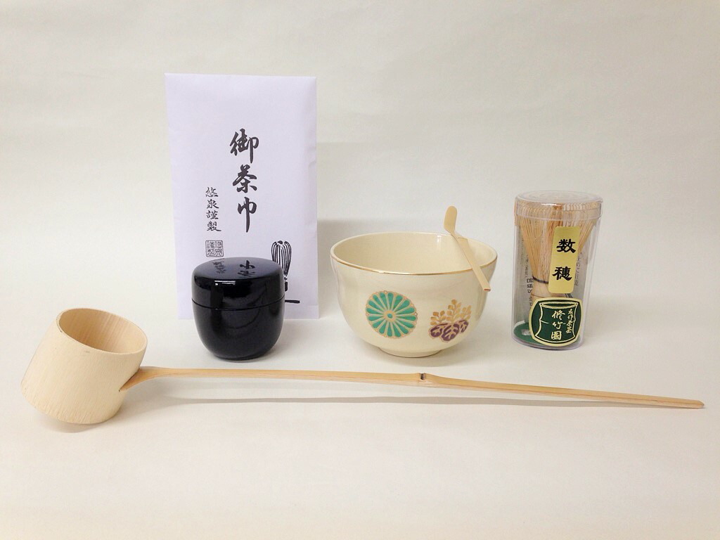 お茶道具一式 茶碗、水指、建水、棗、茶筅、茶杓、茶柄杓、蓋置き