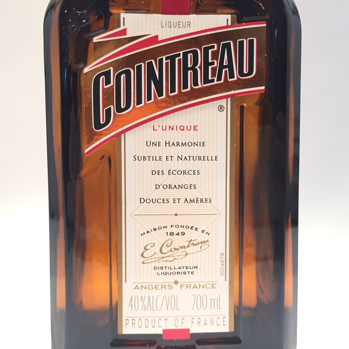 楽天市場】コアントローリキュールCOINTREAULIQUEUR40%ALC/VOL / 700ml