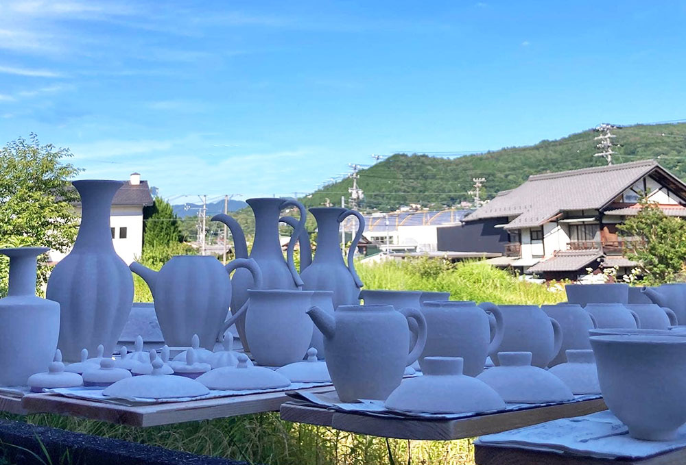 清朝 青白磁の神話的生物の皿 セット2枚 清朝 青白磁の神話的生物の皿