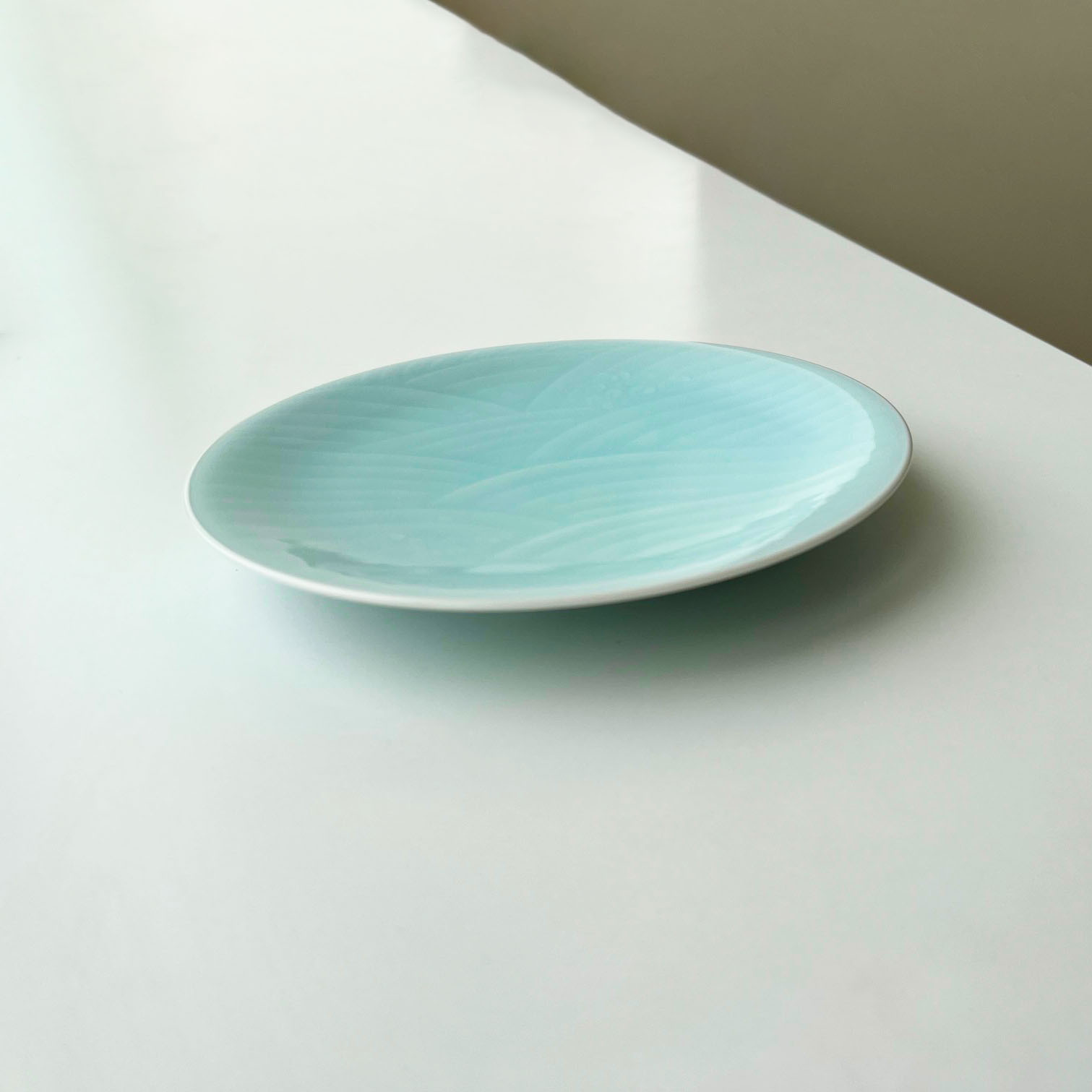 清朝 青白磁の神話的生物の皿 セット2枚 清朝 青白磁の神話的生物の皿