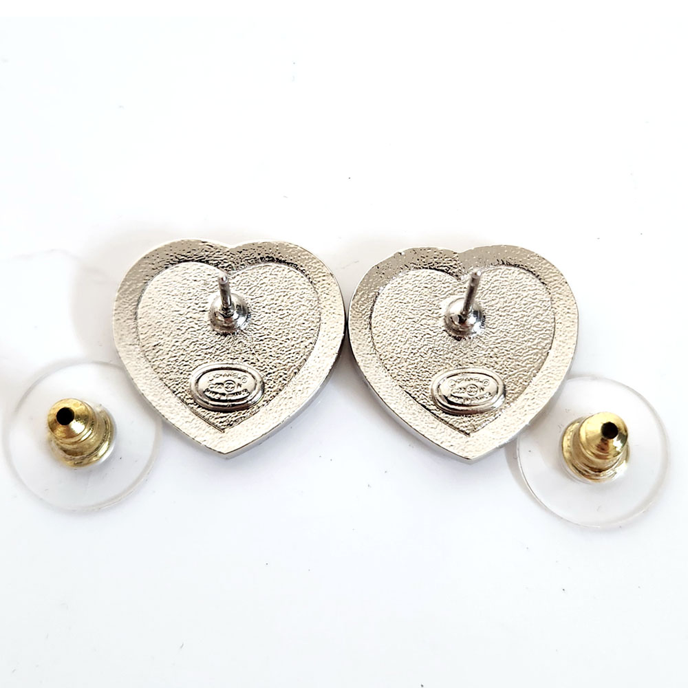 CHANEL ハート型ピアス シルバー 【公式通販】