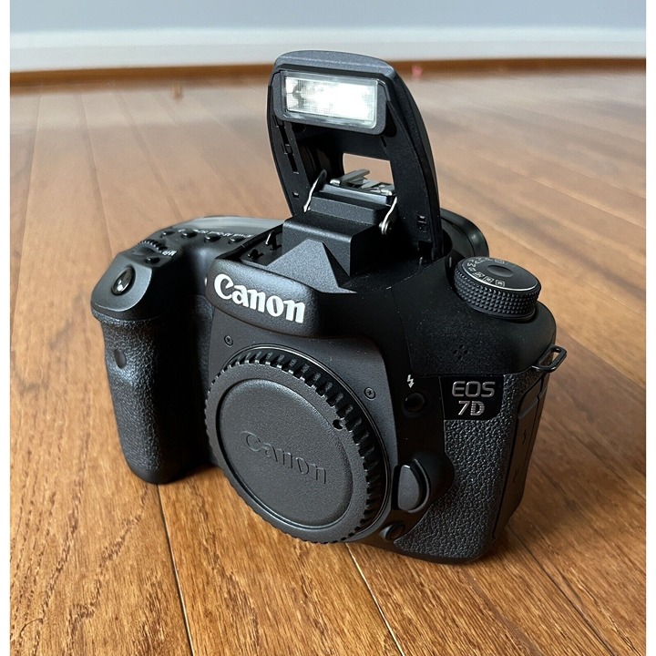 Canon EOS Kiss X4 18-135mm lens