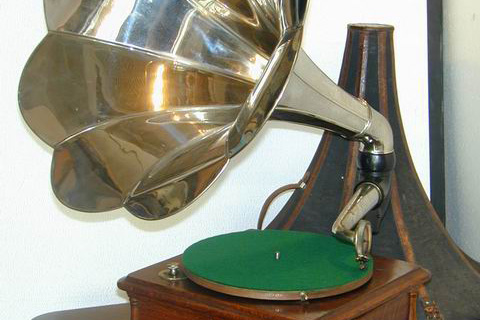 ♬ 大型ラッパ蓄音機 4丁ゼンマイ コロンビア マジェスティック BD型