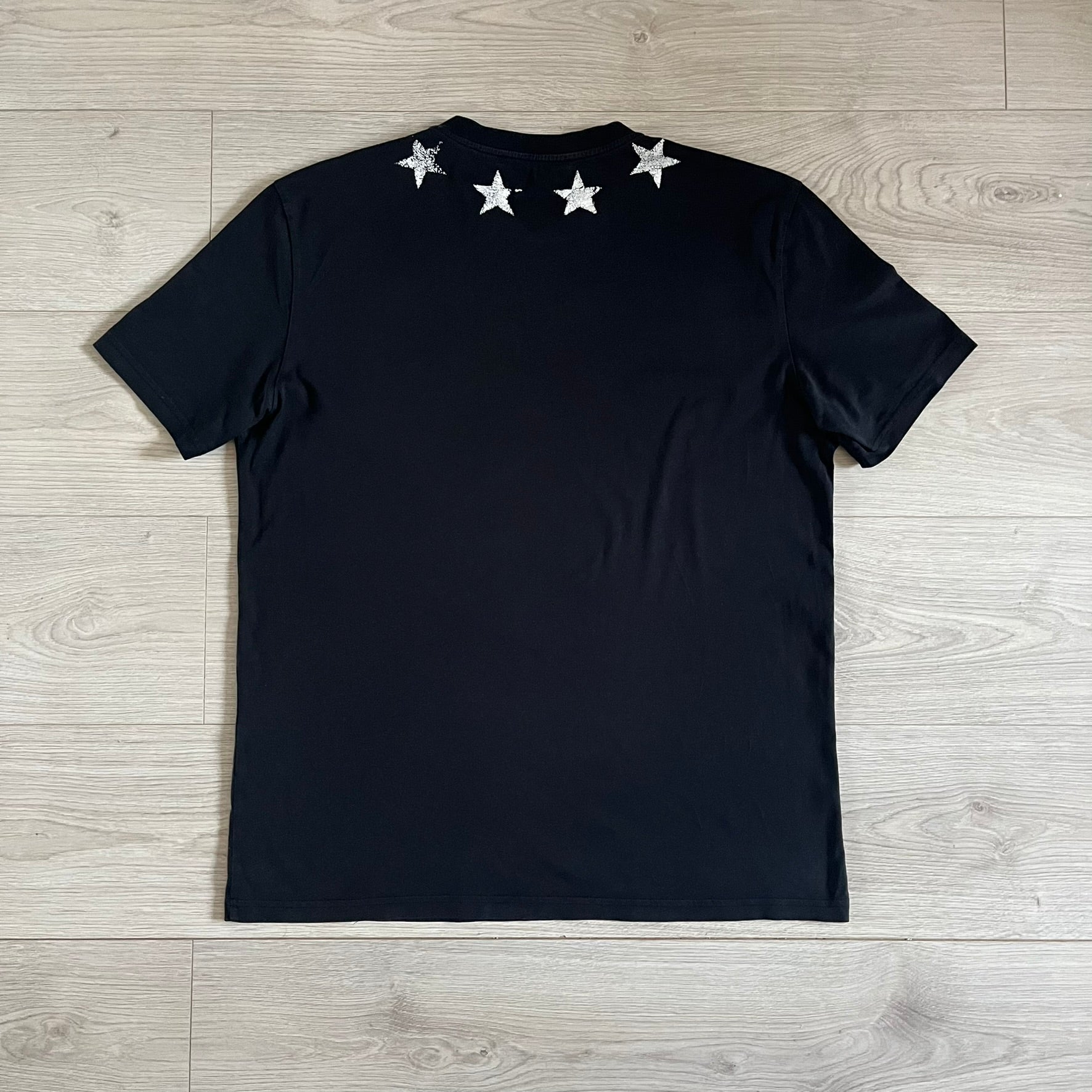Givenchy Distressed Stars Black Tee – único13