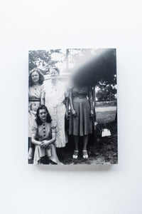 signed) In Almost Every Picture #13 / Erik Kessels - Utrecht