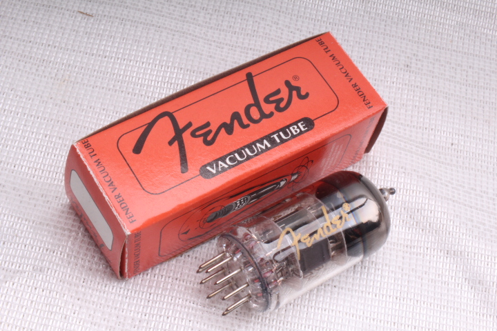 Fender プリ管12AX7の正体とは？ 真空管業界特有のWネームの謎