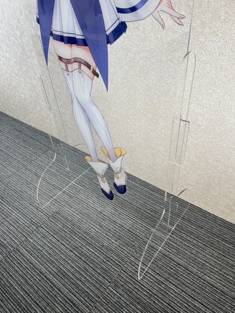 アクリル等身大パネル印刷｜透明感＆高級感仕様【ビジプリ】