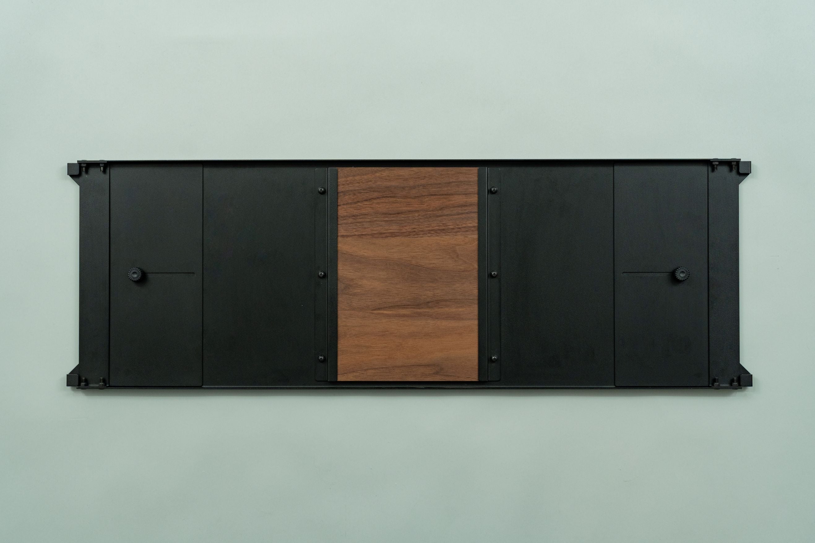 WANTKEY STG TABLE DECK2 – WANTKEY CAMP